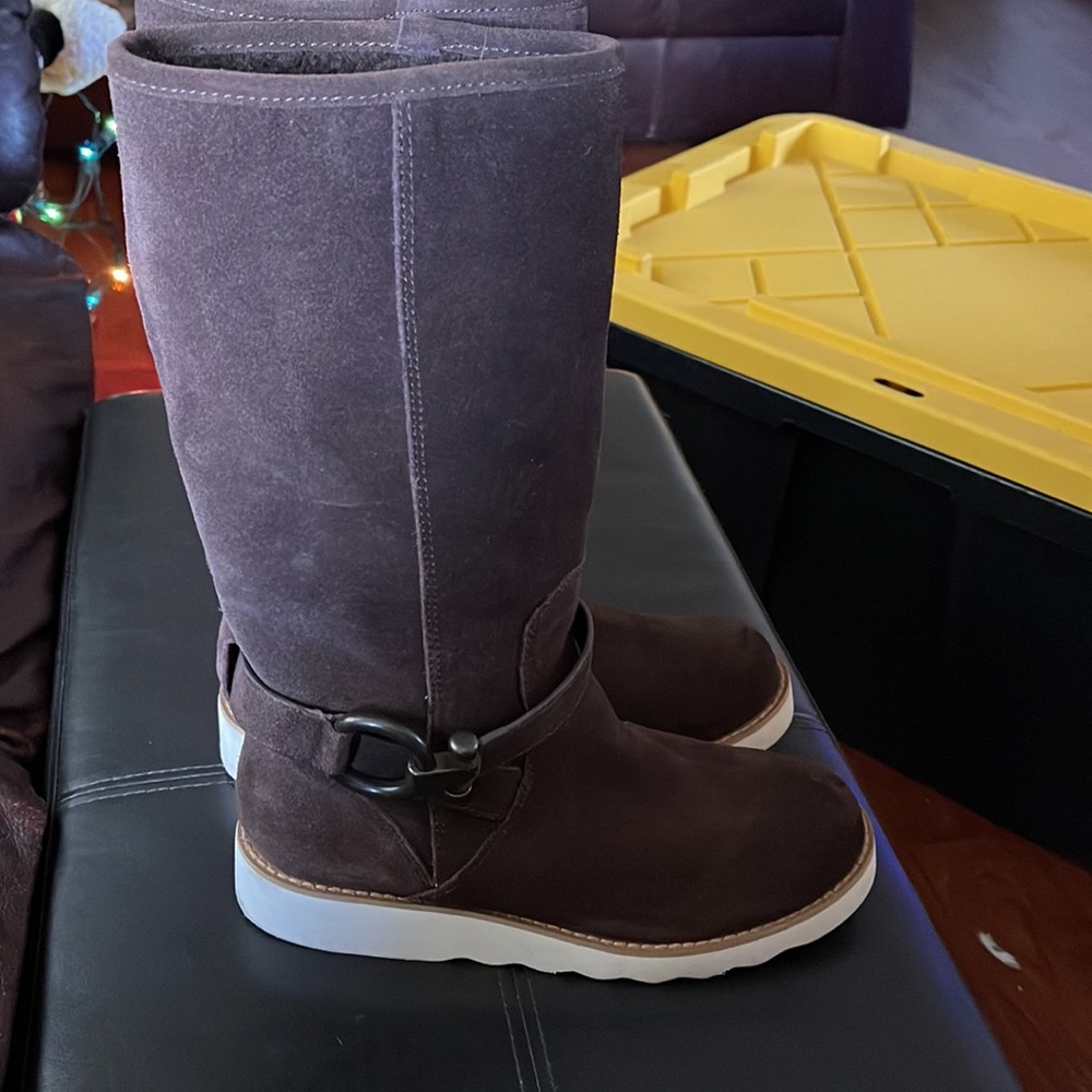 Boots - Picture 3 of 7
